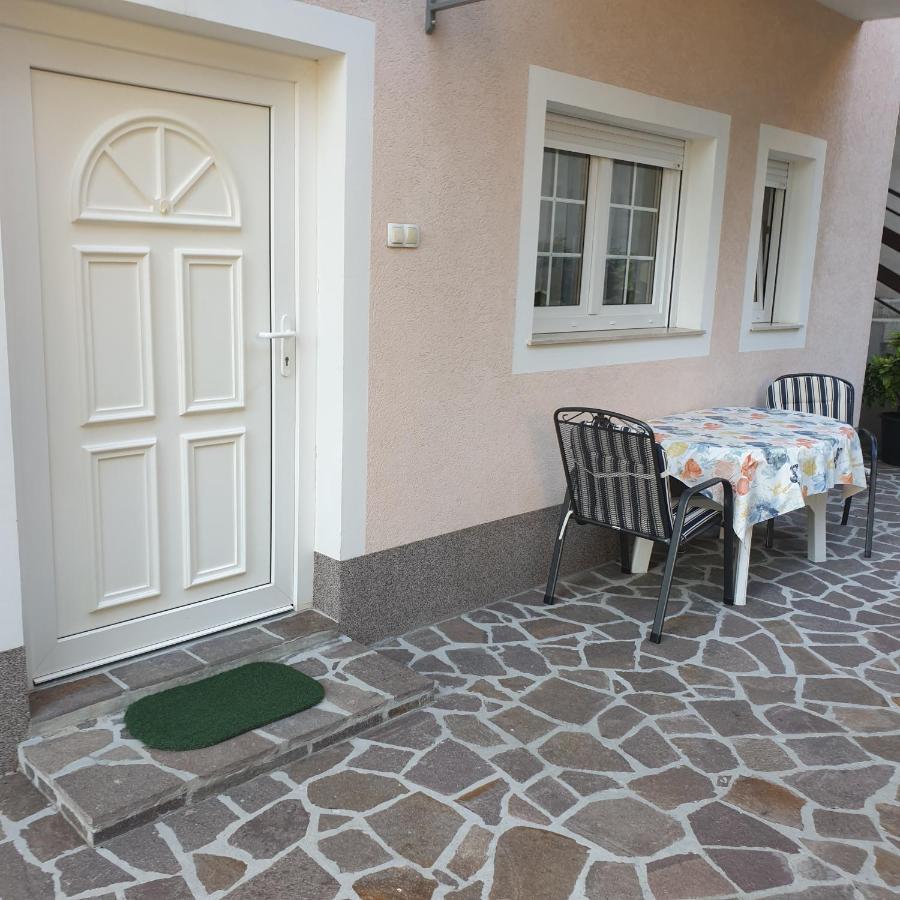 Apartment Sara Crikvenica Exterior foto